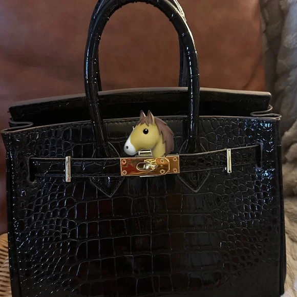 Elegant Black Crocodile-Embossed Handbag - Picture 1 of 7